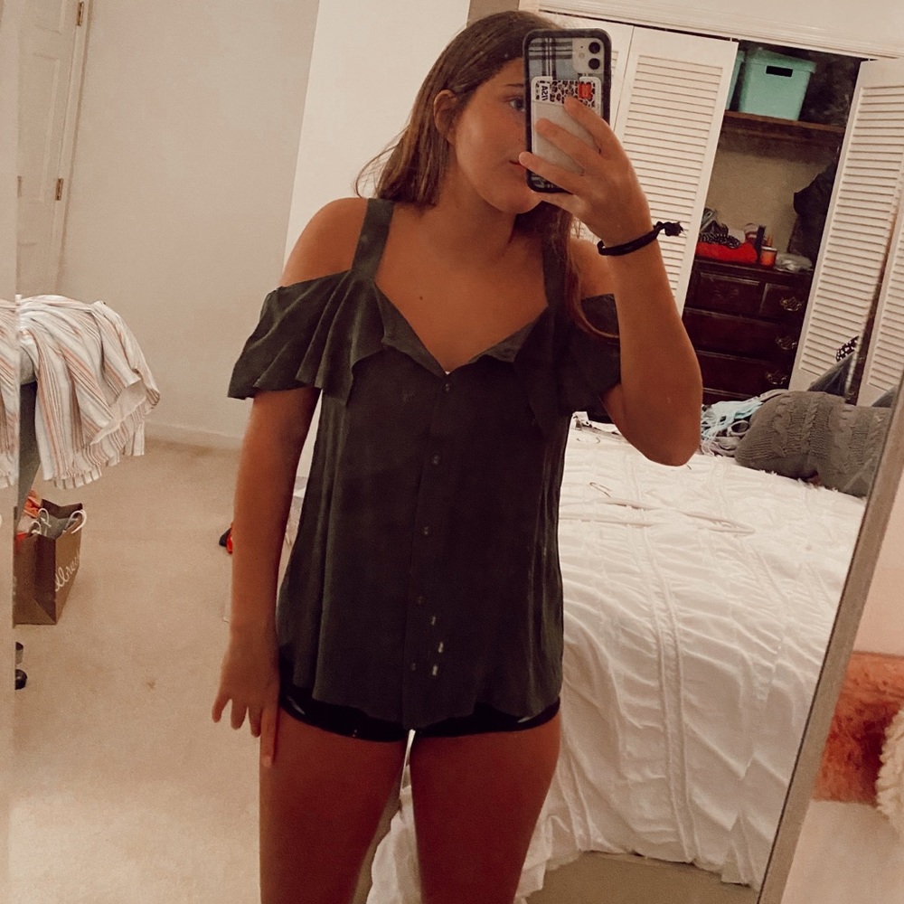 off the shoulder army green tank top!!